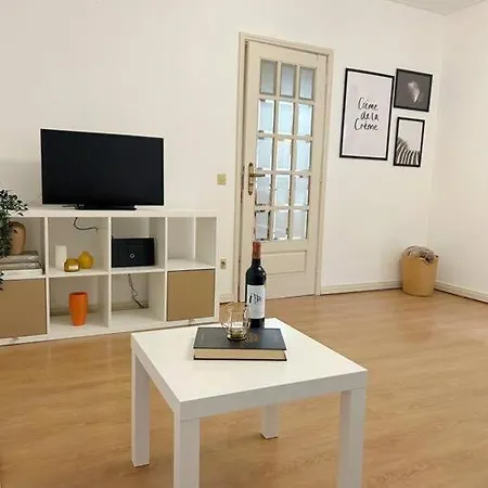 Apartment Music Flat - Very & Free Parking