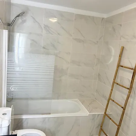 Апартаменты Music Flat - Very & Free Parking *