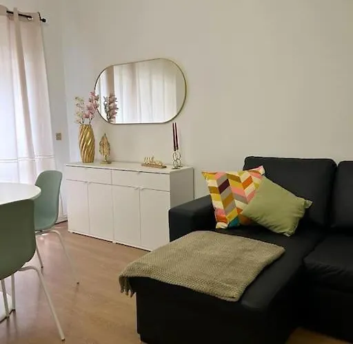 Music Flat - Very & Free Parking Apartment